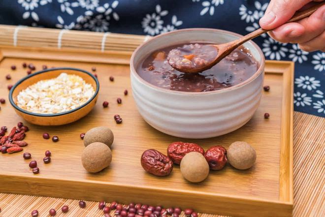 腊八节吃腊八粥：糖尿病、高血脂、失眠……怎么吃更健康？(图1)