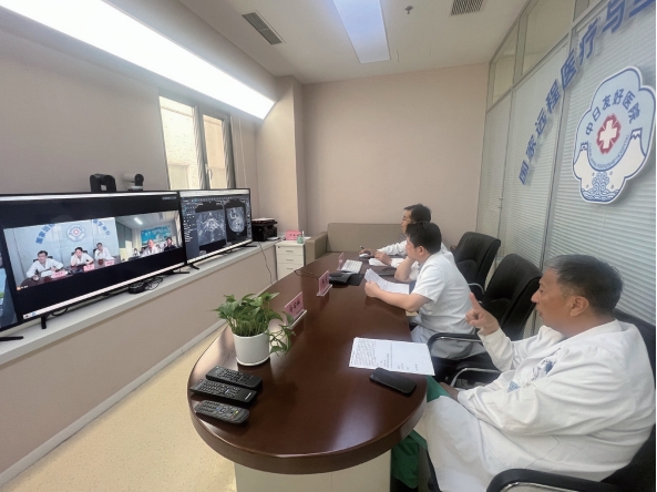 旗帜网：以基层为重点加快建设分级诊疗体系 为群众提供就近就便系统连续的卫生健康服务(图2)