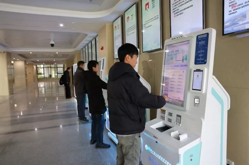 贵州省人大代表吕贵荣：高质量建设运营国家区域医疗中心(图3)