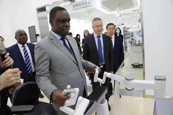 迈瑞参建该国首个超声工厂(图5)