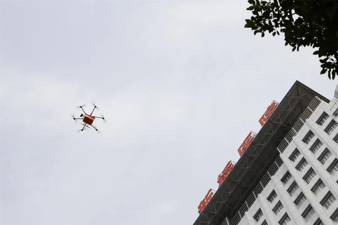 重庆首条常态化无人机送药通道在沙坪坝开通低空经济为急救 “插上翅膀”(图4)