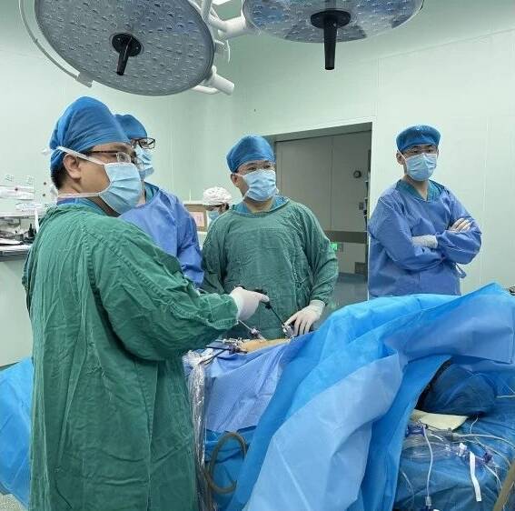 济宁市第一人民医院“手术天团”直播秀技 基层医生免费“取经”(图2)