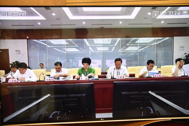 “请系统切入北医三院现场！”国家卫计委领导观看全民健康信息化建设国家级主要业务系统展示北医三院与基层医院进行远程医疗会诊展示(图2)