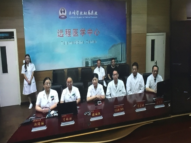 “请系统切入北医三院现场！”国家卫计委领导观看全民健康信息化建设国家级主要业务系统展示北医三院与基层医院进行远程医疗会诊展示(图6)