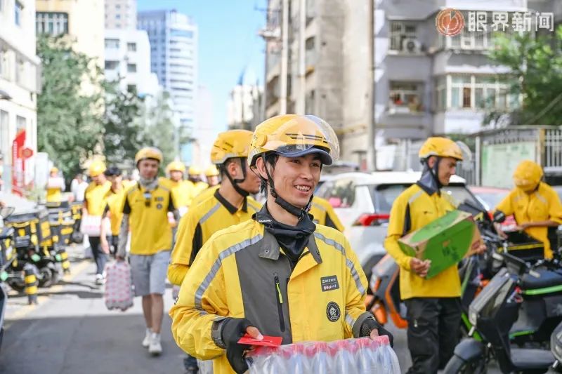 天山区总工会启动“送清凉·护健康”活动(图3)