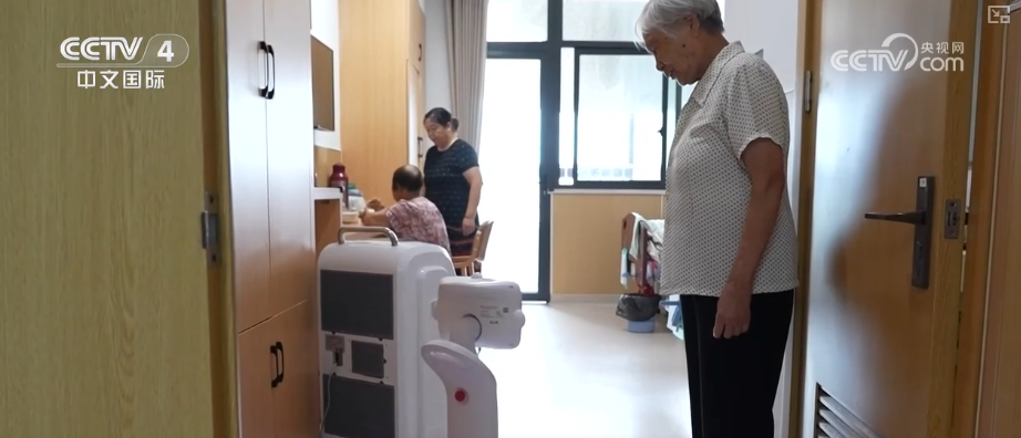 人形机器人从舞台“动起来”向工厂“用起来” 提“智”向“新”点燃智能经济新引擎(图8)