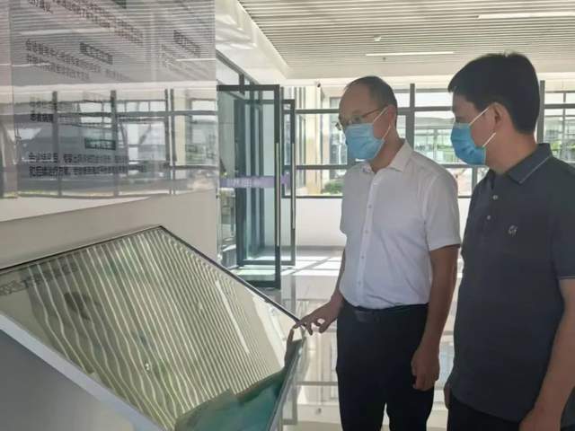 饶建平“四不两直”调研督导远程诊疗工作(图1)