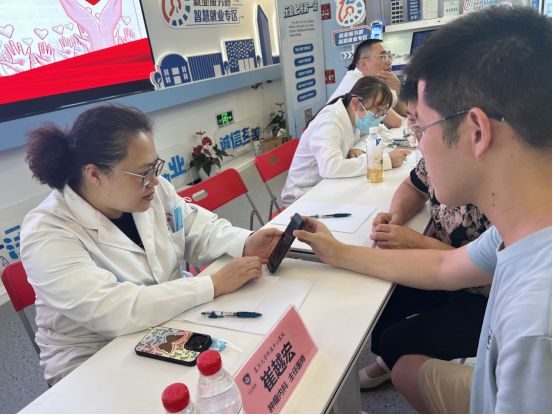 35位医联体专家下沉社区让优质医疗资源“零距离”(图2)