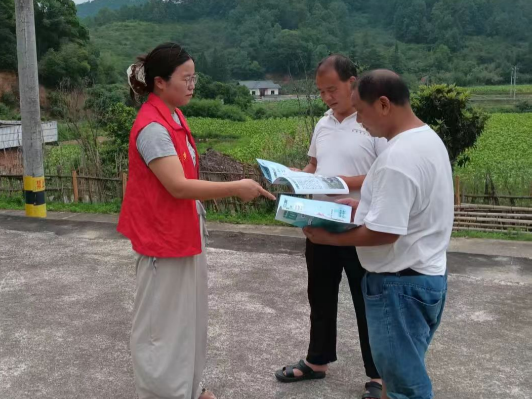 【新时代文明实践】尖峰乡包坊村：远程诊疗入户宣传便民服务温暖民心(图1)