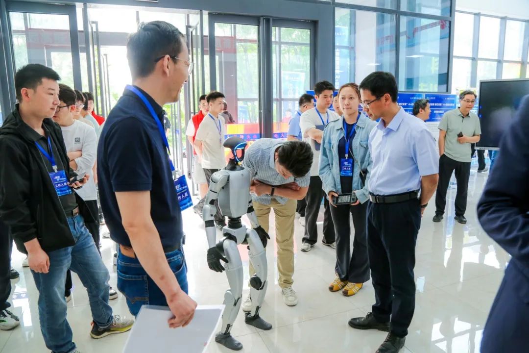 西安科技大学举行人工智能活动周(图2)